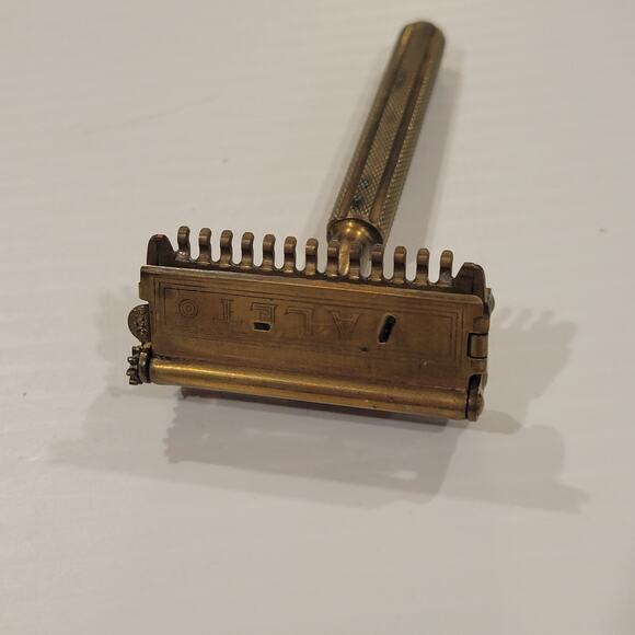 Vintage Valet Autostrop Safety Razor Gold tone. New York, USA - Picture 6 of 13
